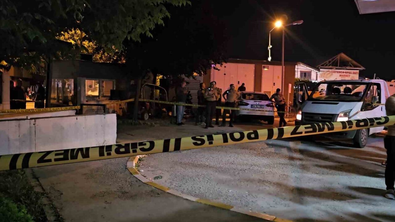 Sapanca'da hastane bahçesinde Ali Dursun (50), E.A. ile tartışma sonrası