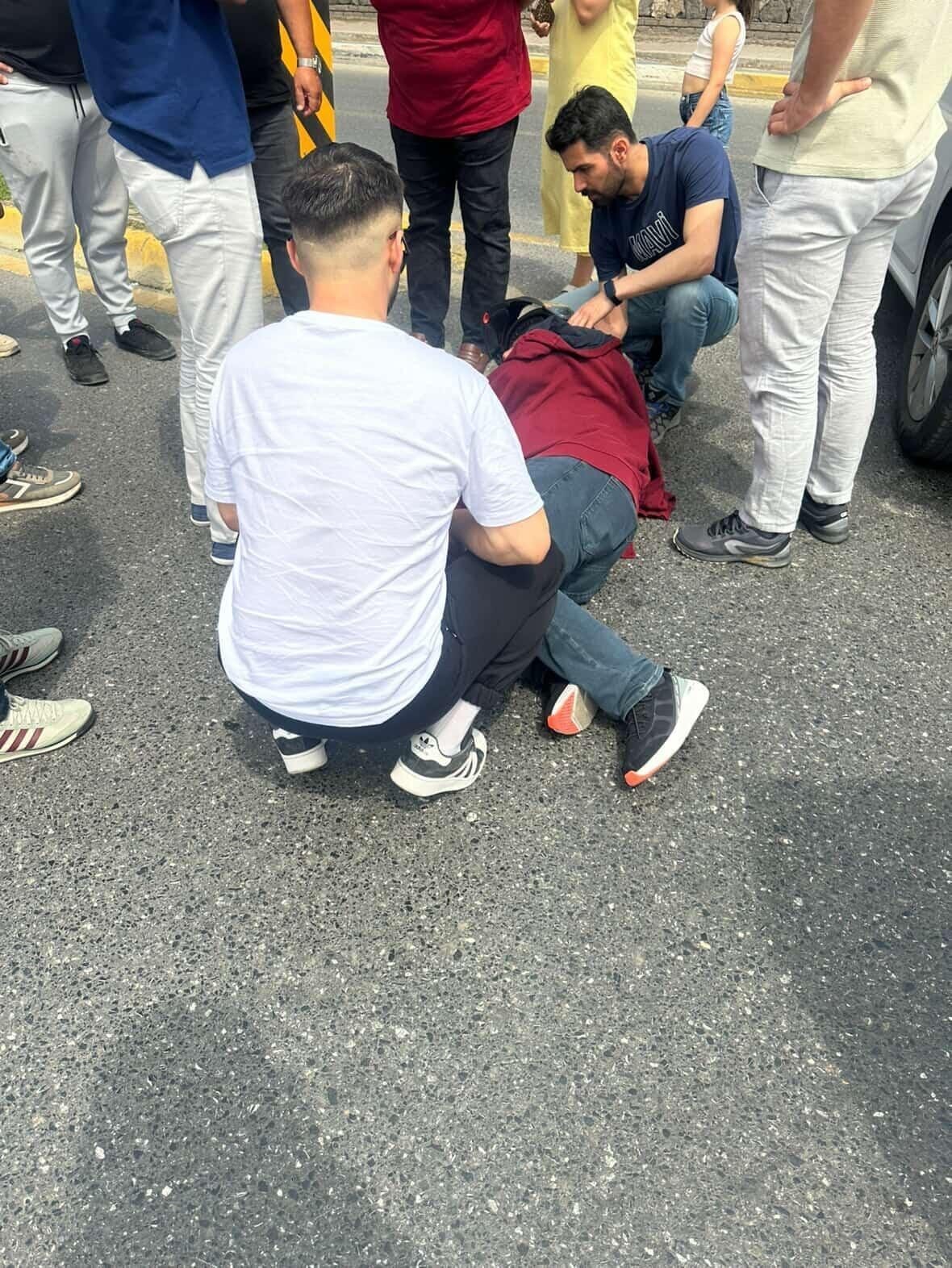 Serdivan'da otomobil ve motosikletin çarpışması sonucu bir motokurye yaralandı. Olay,