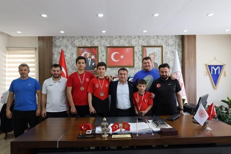 Bilecik'taki Gençlik ve Spor İl Müdürü Ramazan Demir, Sivas'taki Türkiye