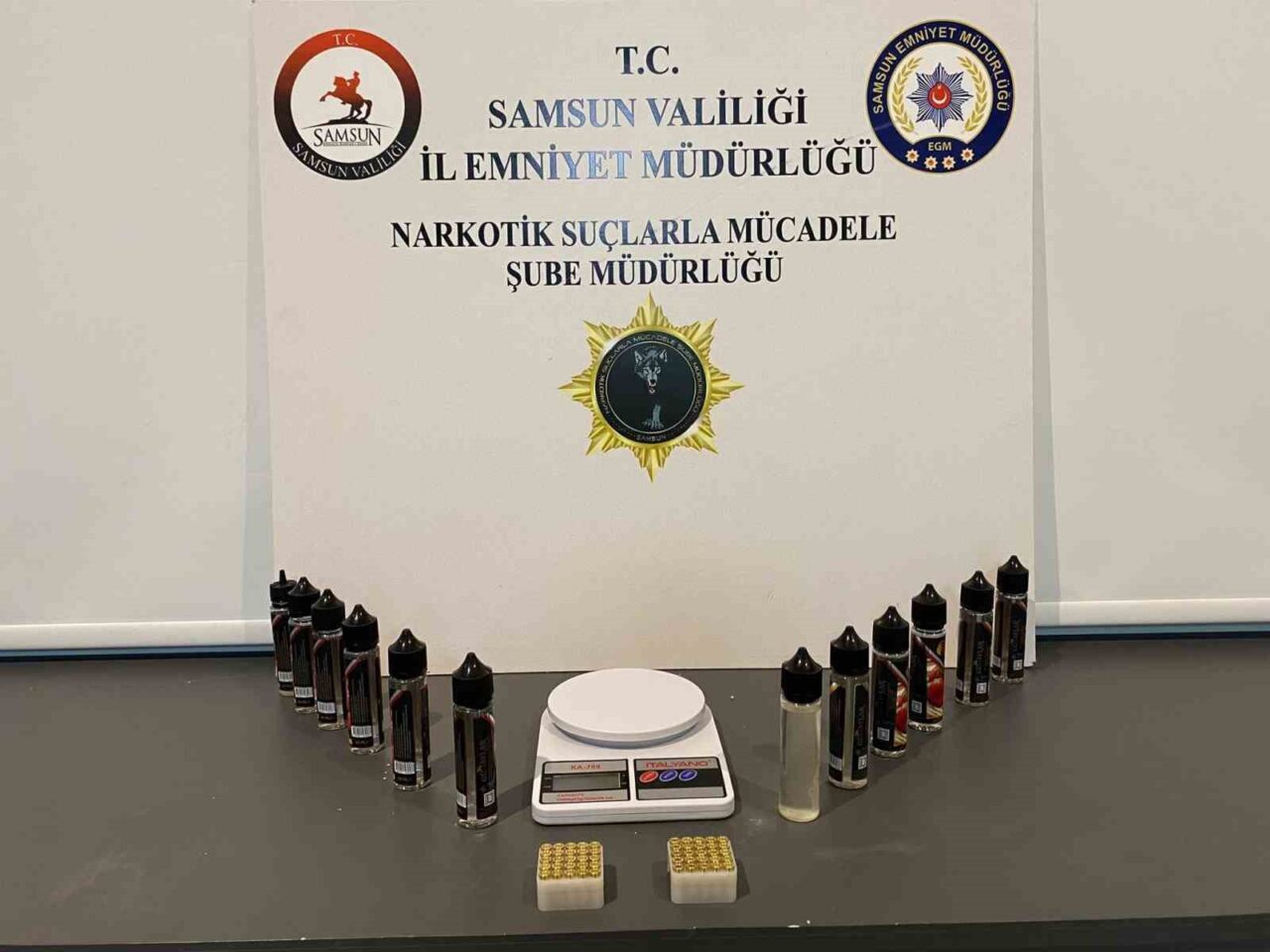Samsun Atakum ilçesinde gerçekleştirilen narkotik operasyonunda, 33 yaşındaki Ç.K.'nın üzerinde