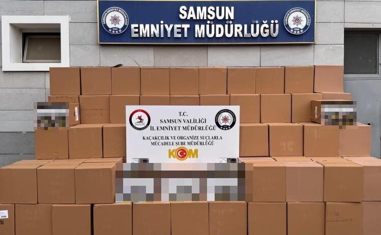 Samsun'da düzenlenen operasyonda, Kaçakçılık ve Organize Suçlarla Mücadele (KOM) ekipleri,