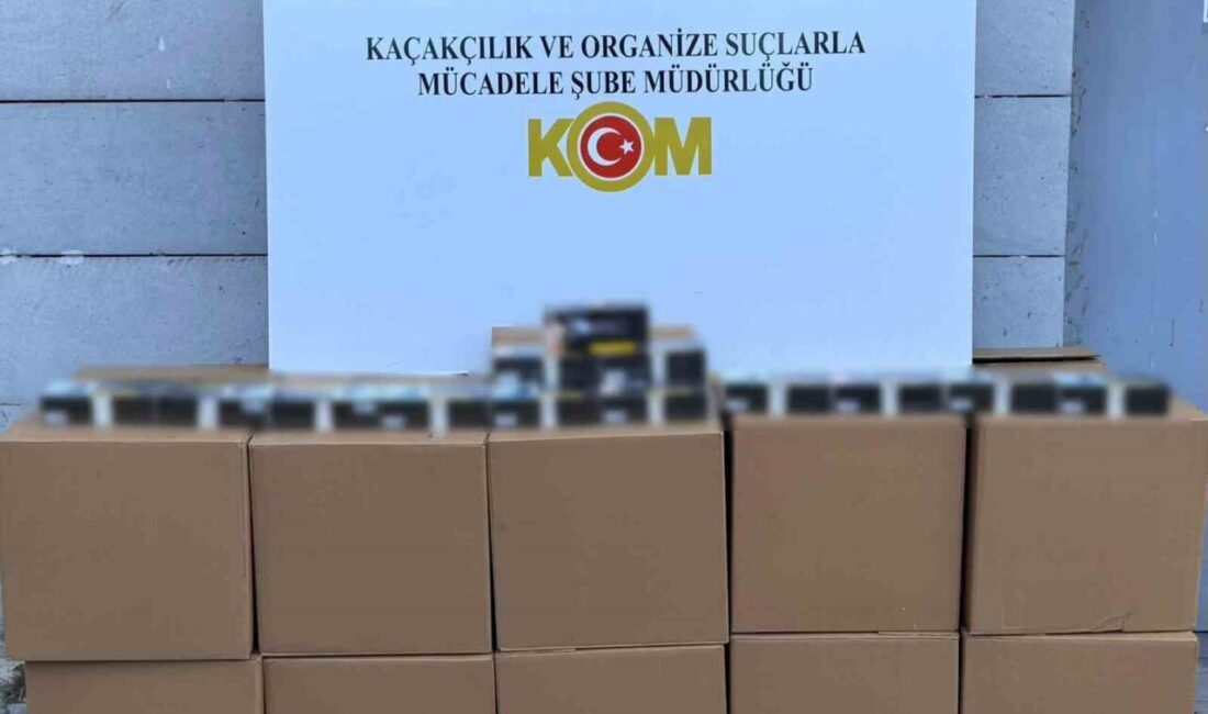 Samsun'da KOM polisi, İlkadım ilçesinde gerçekleştirdiği operasyonda 200 bin kaçak