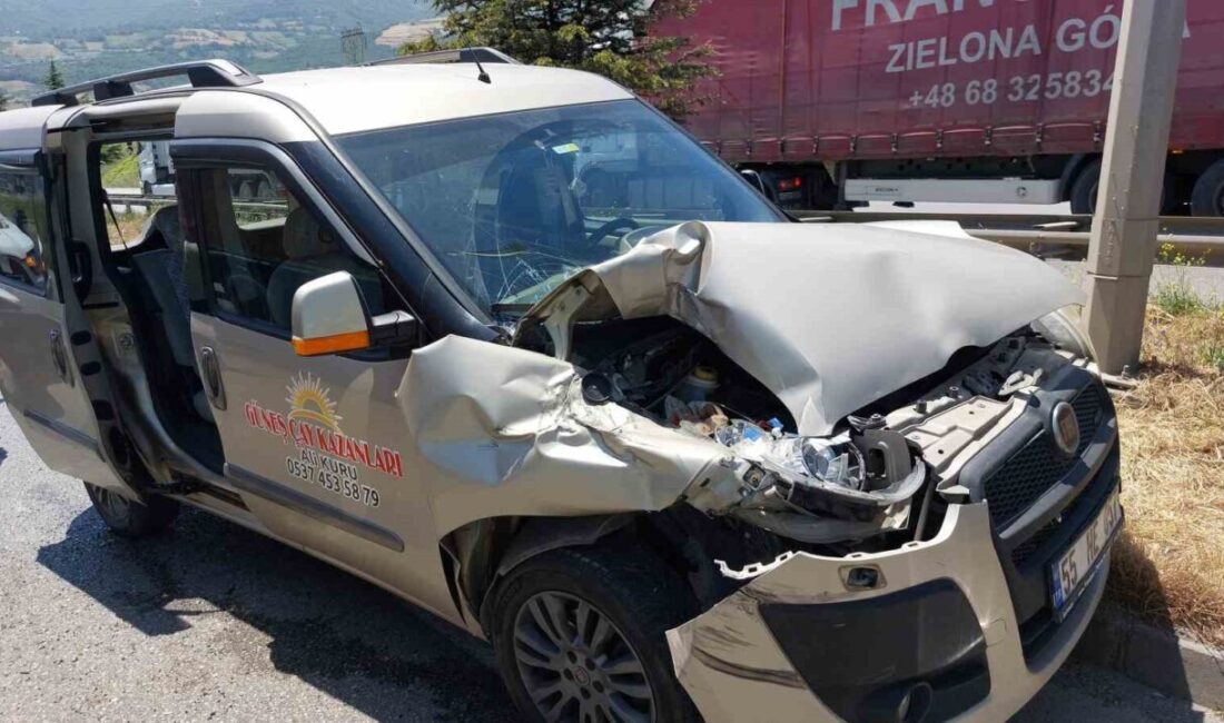 Samsun'un İlkadım ilçesinde dört aracın karıştığı zincirleme kaza sonucu Şehri