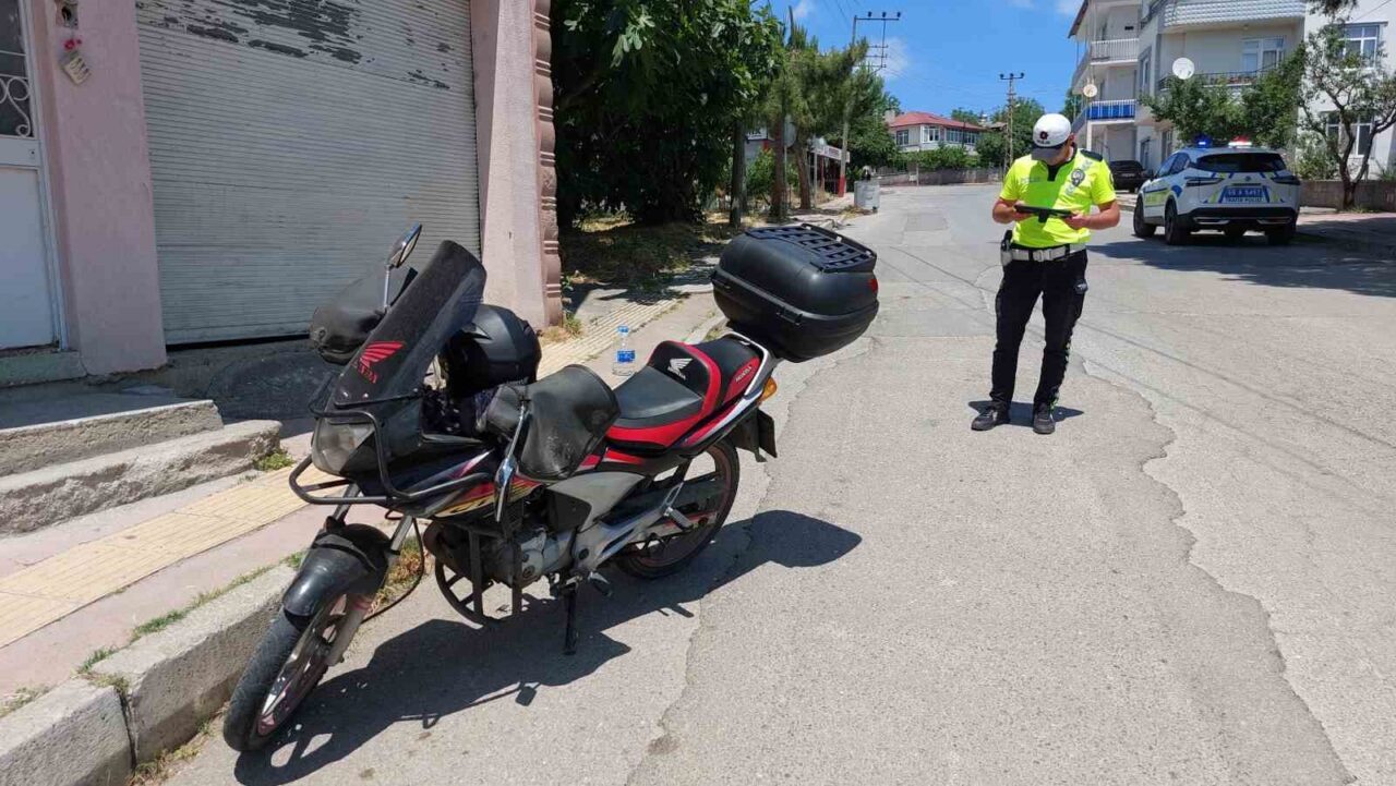 Samsun'un İlkadım ilçesinde Mehmet Tabak'ın kullandığı motosiklet devirildi. Kazada yaralanan
