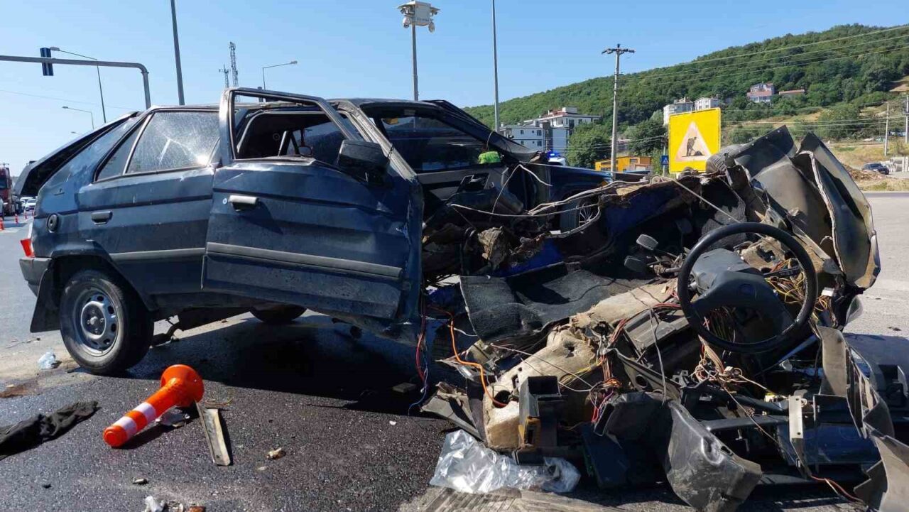 Samsun'un Atakum ilçesinde meydana gelen zincirleme trafik kazasında 3'ü ağır