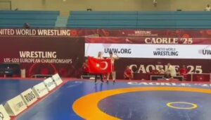 İtalya'daki U15 Avrupa Güreş Şampiyonası'nda Türkiye'yi temsil eden Yusuf Yaser
