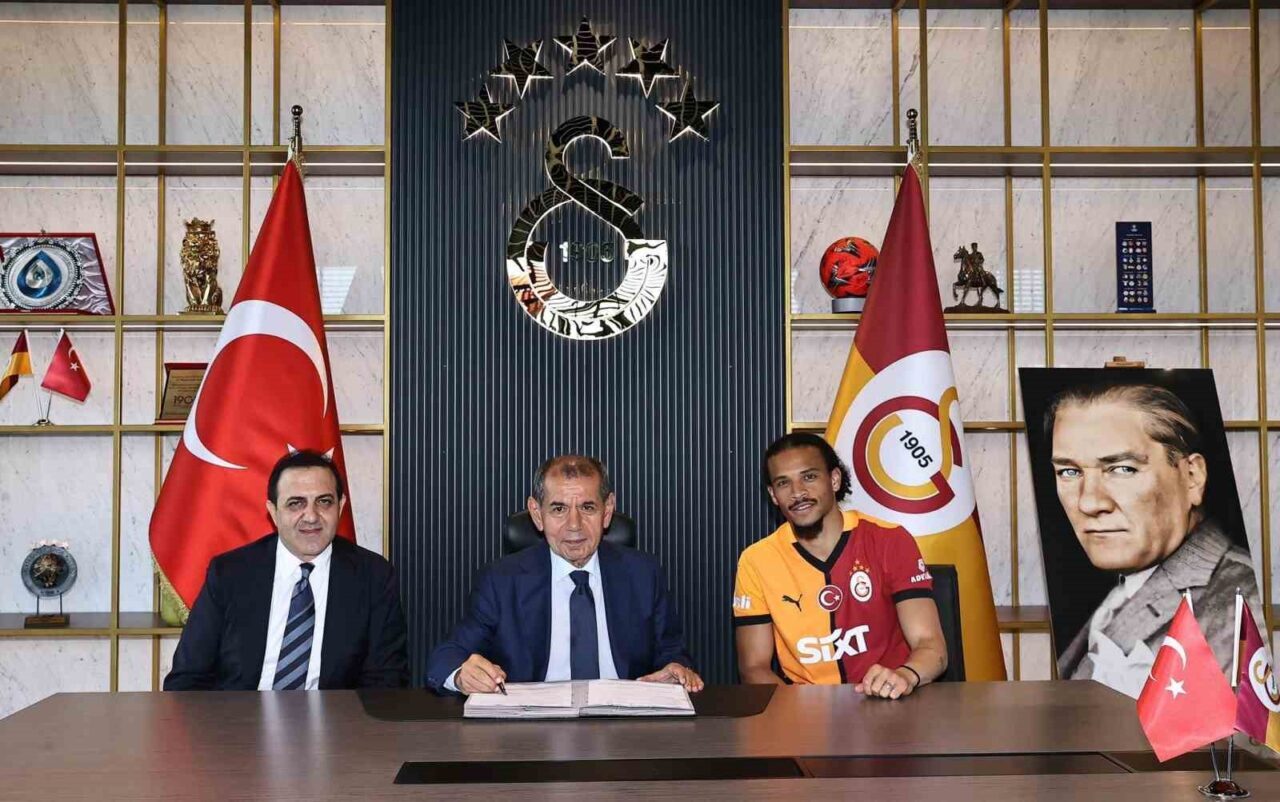Alman futbolcu Leroy Sane, Galatasaray ile 3 yıllık sözleşme imzaladı.