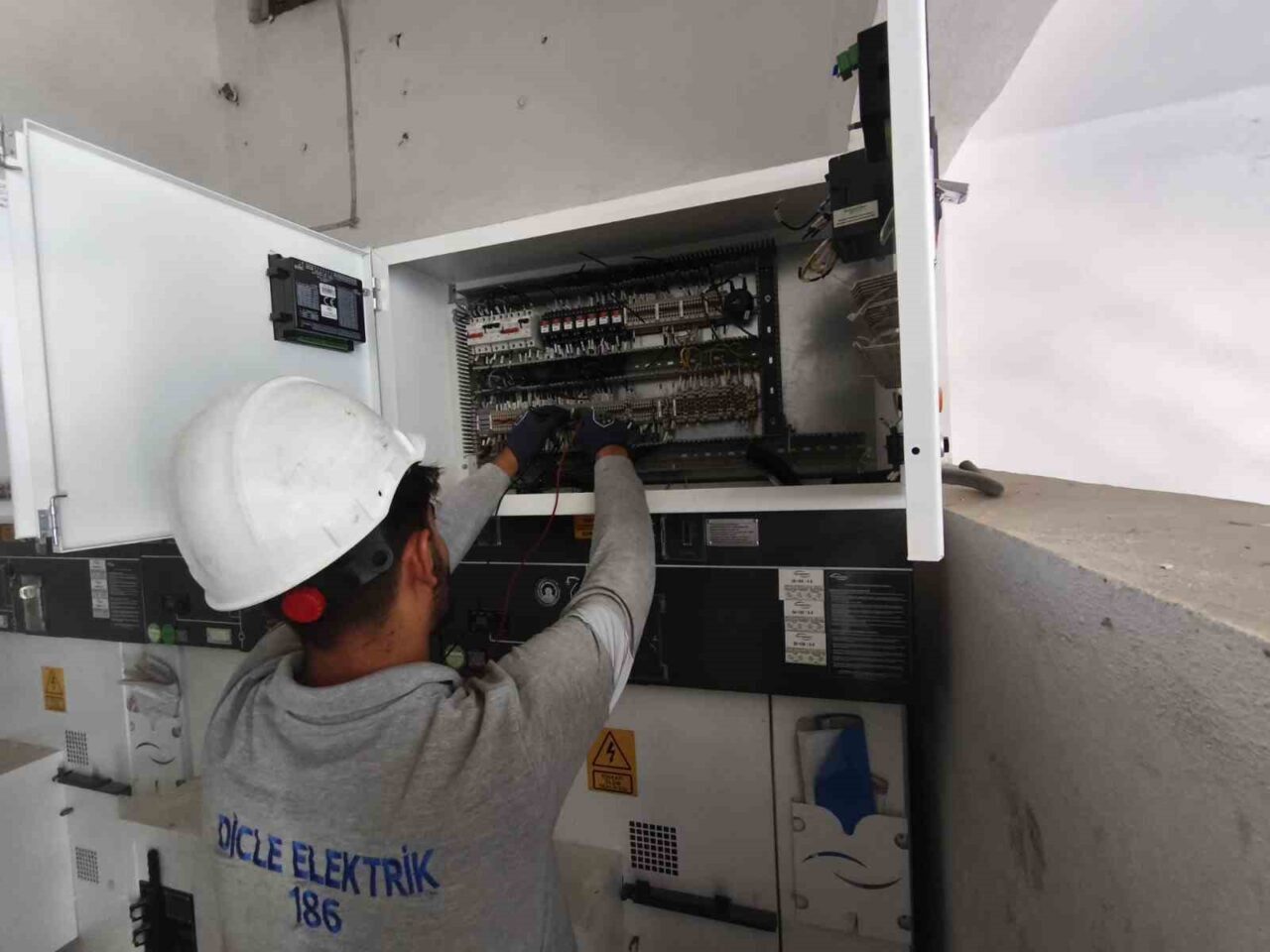 Şanlıurfa'da Dicle Elektrik’in hizmet bölgesinde gece gerçekleşen kablo hırsızlıkları, binlerce