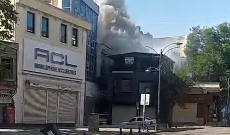 Şanlıurfa'nın Eyyübiye ilçesindeki havai fişek deposunda çıkan yangın, patlamalara neden