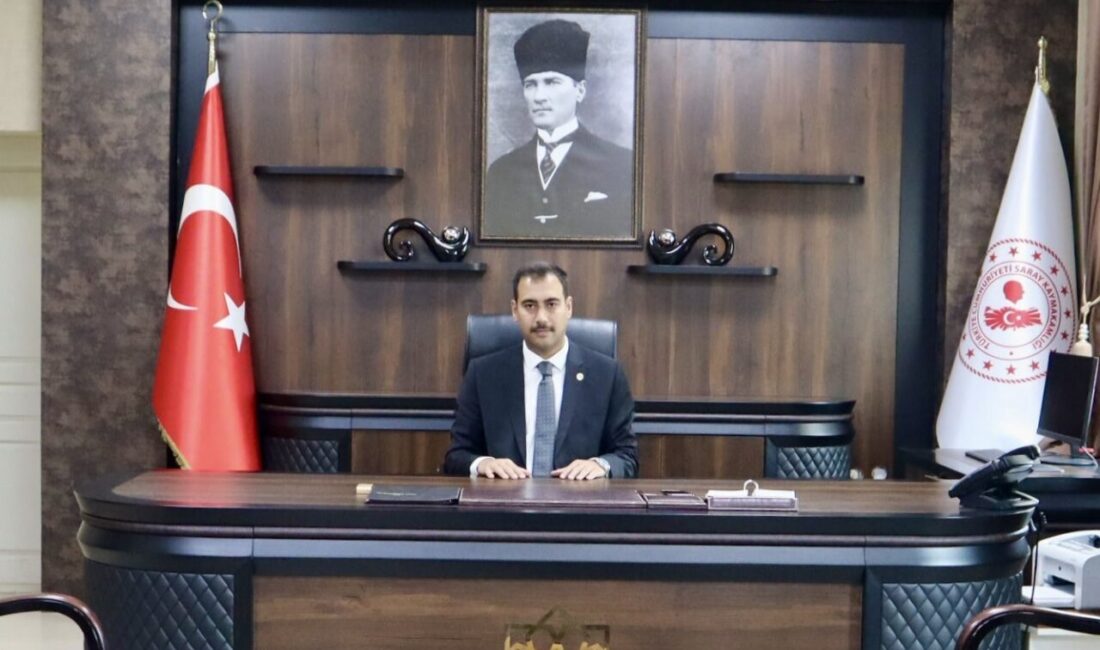 Van'ın Saray ilçesine yeni atanan Kaymakam Ökkeş Safa Türkoğlu, 30
