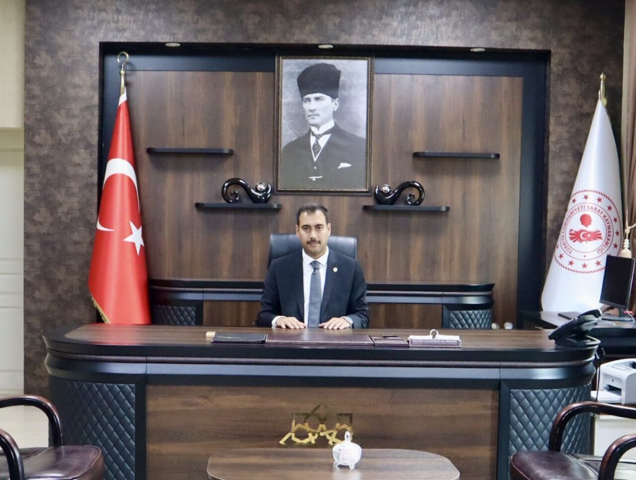 Van'ın Saray ilçesine yeni atanan Kaymakam Ökkeş Safa Türkoğlu, 30