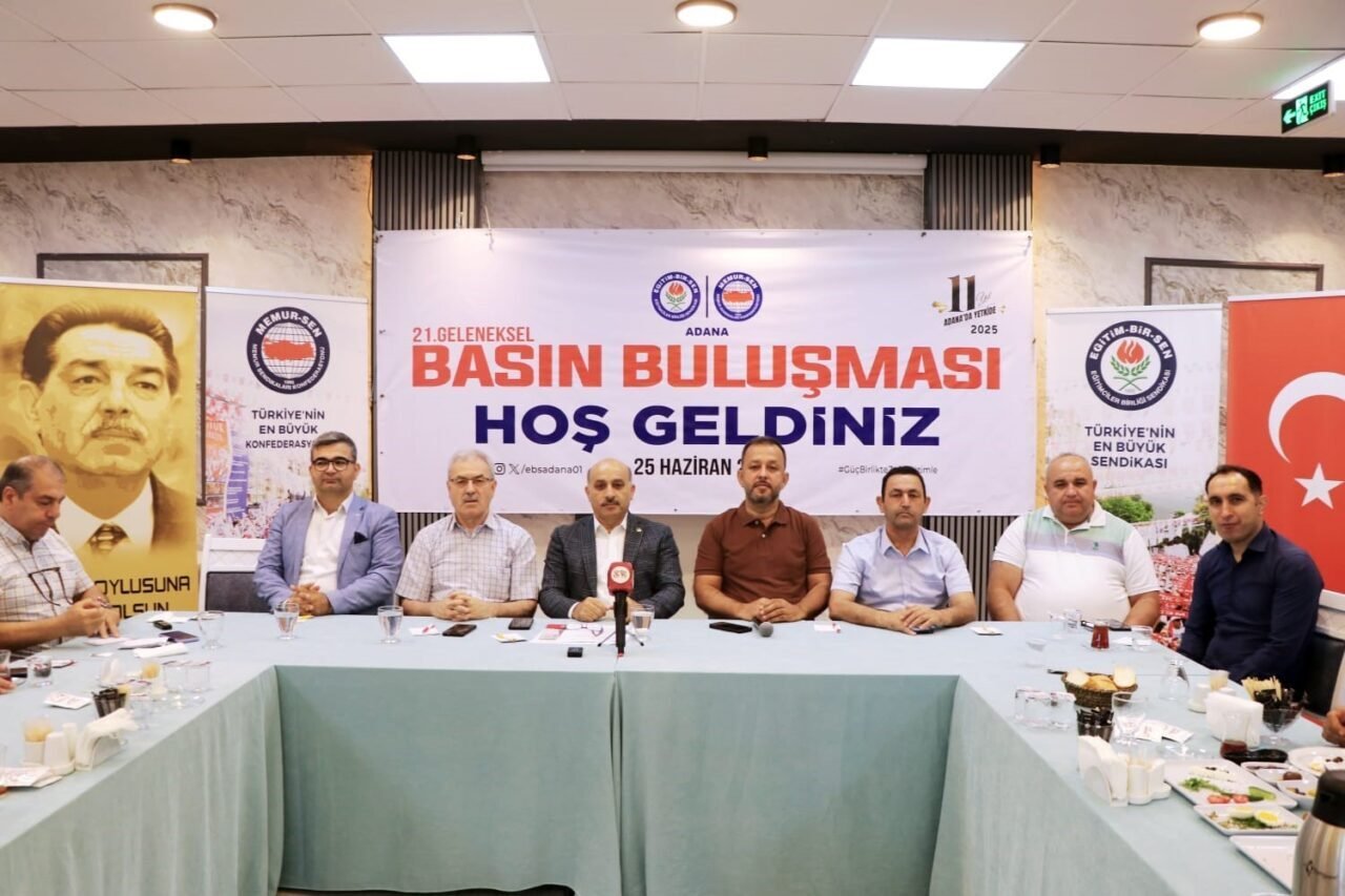 Eğitim-Bir-Sen Adana Şubesi, basın toplantısında eğitim çalışanlarının sorunlarını ve taleplerini