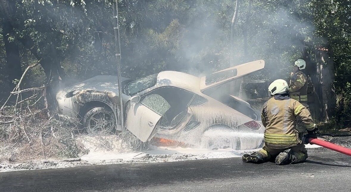 Sarıyer'de Uğur D.'nin kullandığı Porsche marka otomobil, aşırı hız nedeniyle