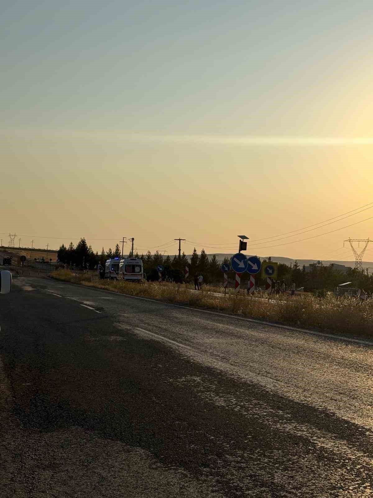 Siirt'in Kurtalan ilçesinde Mağrip köyü yakınlarında otomobilin şarampole devrilmesi sonucu