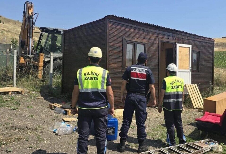 Silivri Belediyesi, ruhsatsız yapıların yıkımını İmar ve Şehircilik ile Zabıta