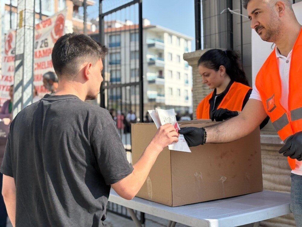 Sincan Belediyesi, Yükseköğretim Kurumları Sınavı (YKS) öncesinde 52 okulda öğrenci