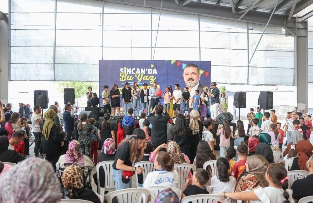 Sincan Belediyesi, Yaz mahalle şenliklerinin Yenikent'teki etkinliği yoğun ilgi gördü.