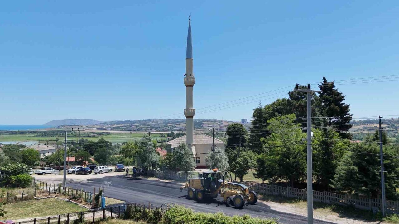 Sinop'ta 2024 asfalt sezonu başladı ve 110 kilometrelik yolun asfaltlanması