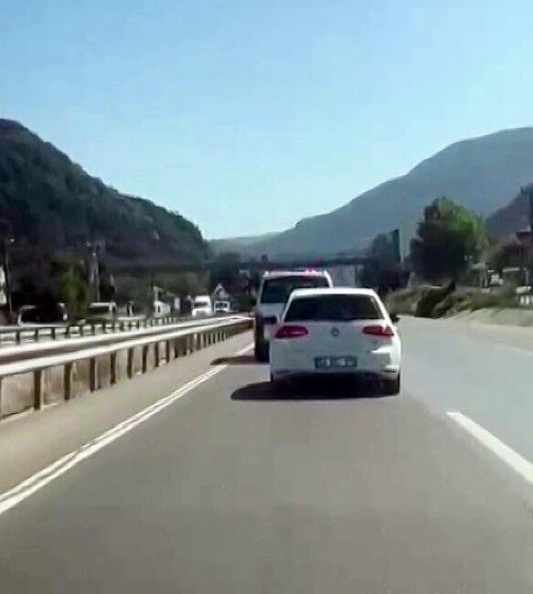 Sakarya'nın Taraklı ilçesindeki orman yangınına müdahale için yola çıkan arama