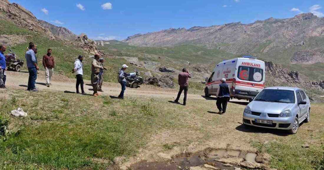 Şırnak'ın Beytüşşebap ilçesinde göçerlerin yaylada kalan çadırları fırtına nedeniyle zarar