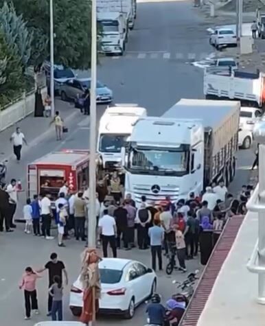 Şanlıurfa'nın Siverek ilçesinde 73 yaşındaki Melek Y., yolun karşısına geçerken