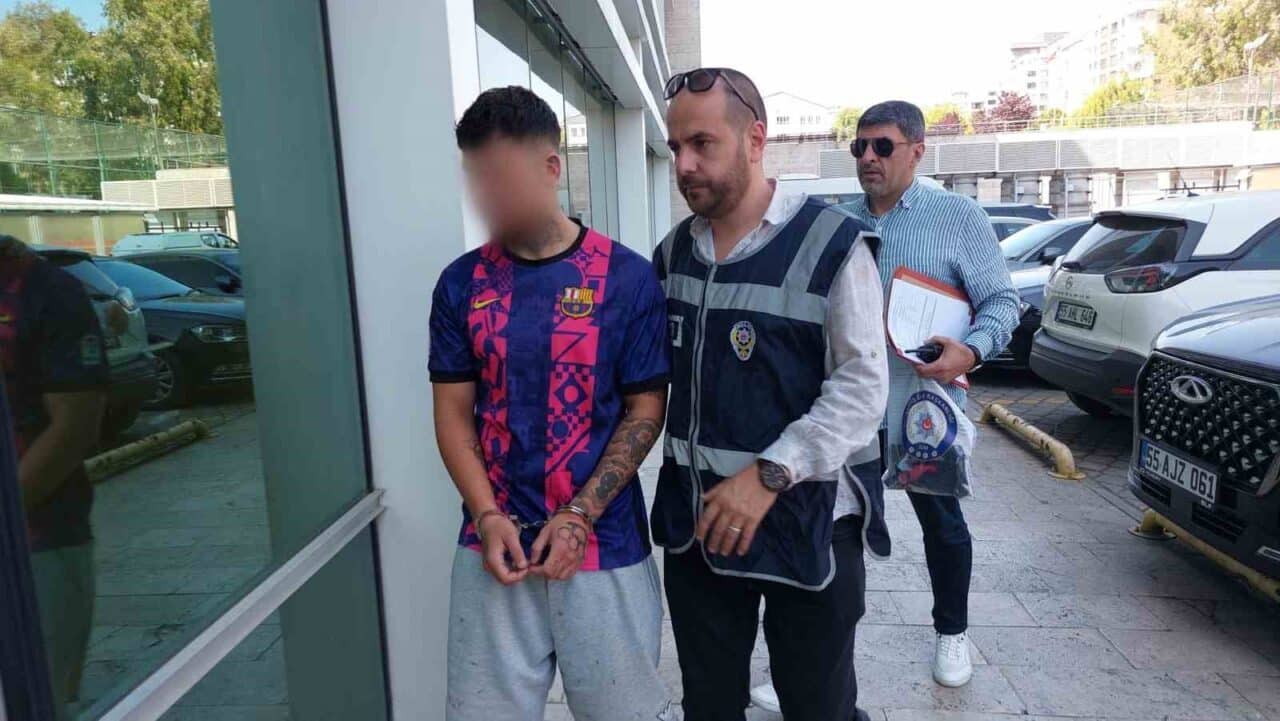 Samsun'un Atakum ilçesinde, B.K. isimli 19 yaşındaki şahıs, üniversite öğrencisi