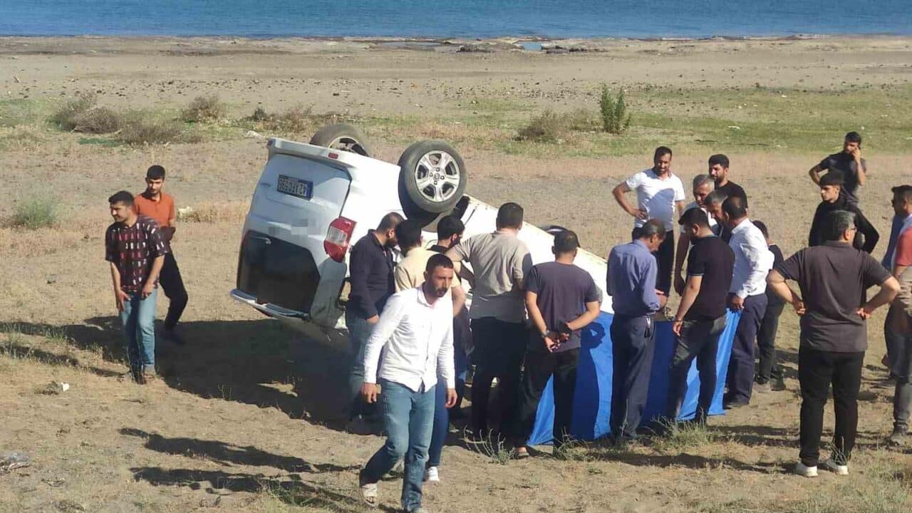 Bitlis'in Tatvan ilçesinde, sürücüsü tespit edilemeyen 42 AFC 596 plakalı