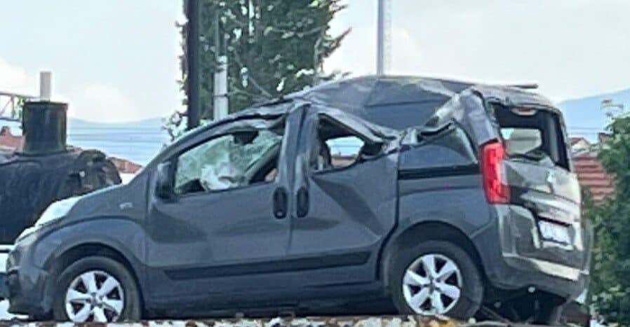 Kütahya'nın Tavşanlı ilçesinde 27 yaşındaki M.B. yönetimindeki hafif ticari araç,