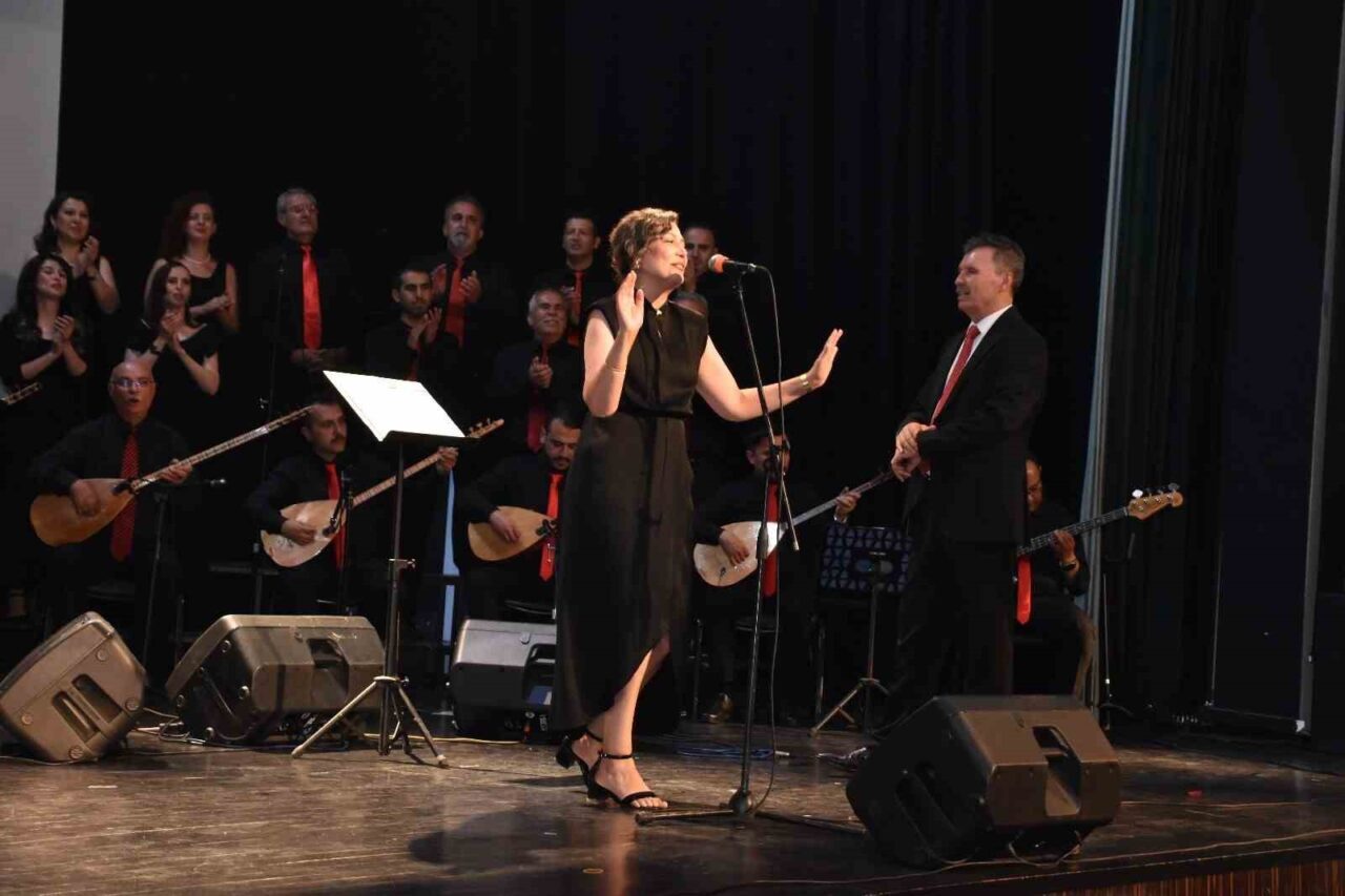 Telden Dile Türk Halk Müziği Öğretmenler Korosu, sezon kapanış konserini