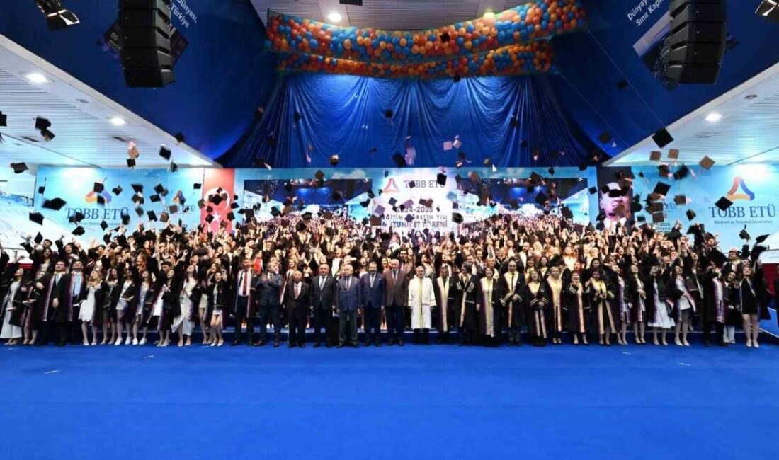 TOBB Ekonomi ve Teknoloji Üniversitesi'nde 2024-2025 mezuniyet töreni gerçekleşti. TOBB