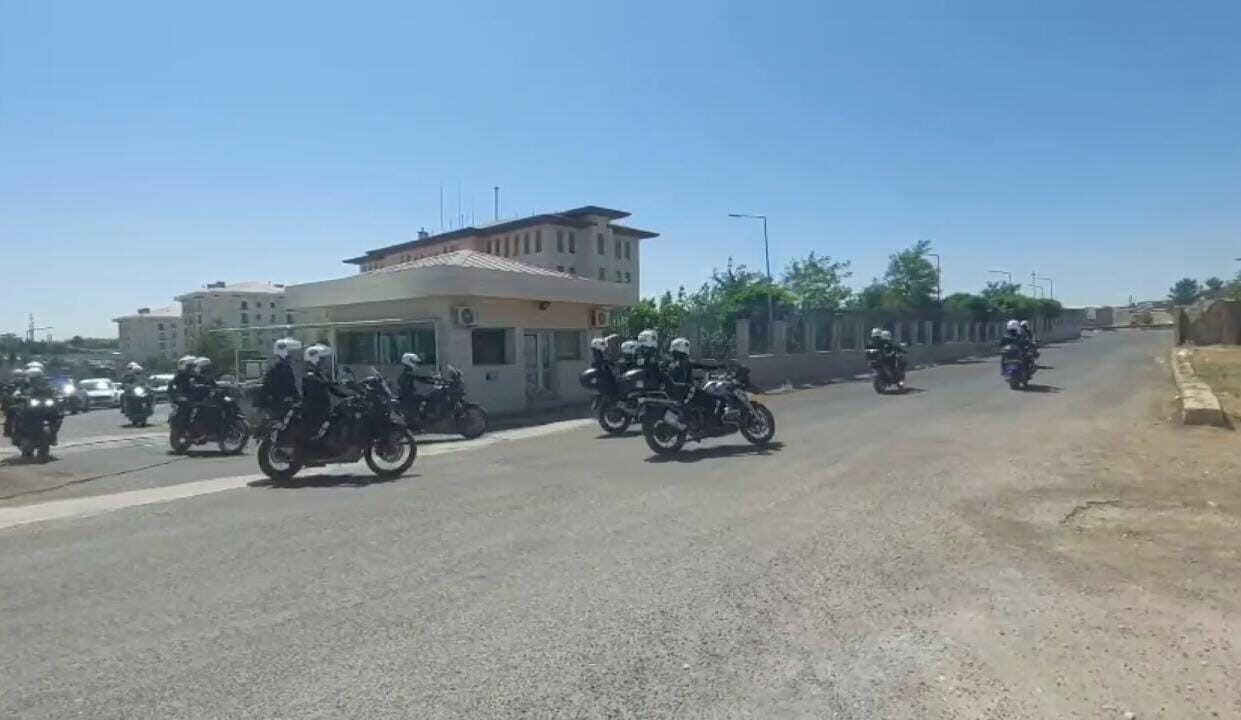 Şanlıurfa'nın Viranşehir ilçesinde yapılan motosiklet denetimlerinde 23 motosiklet ele geçirildi.