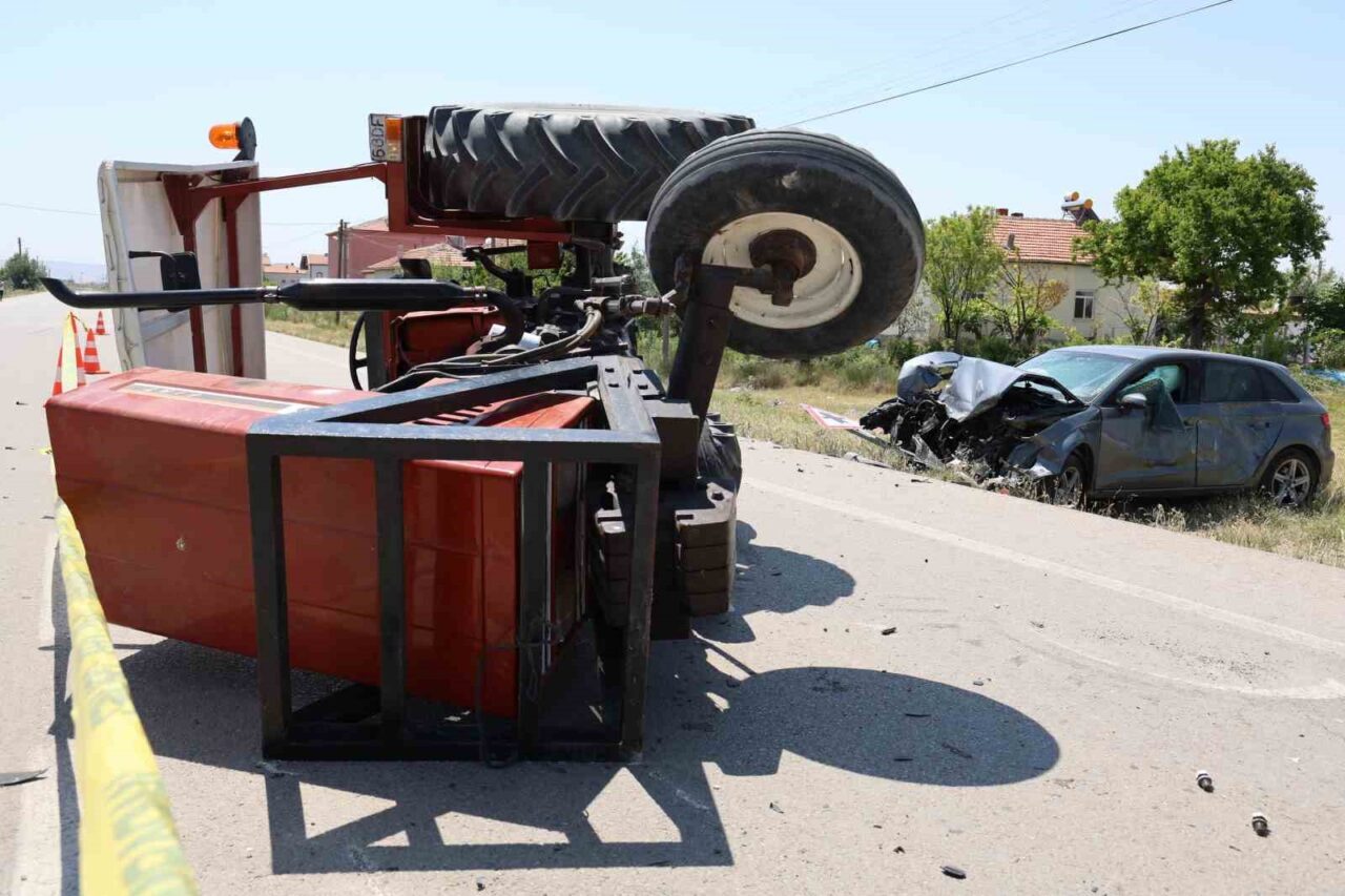 Aksaray'da, O.D. (45) yönetimindeki otomobil ile N.Y. (82) idaresindeki traktörün