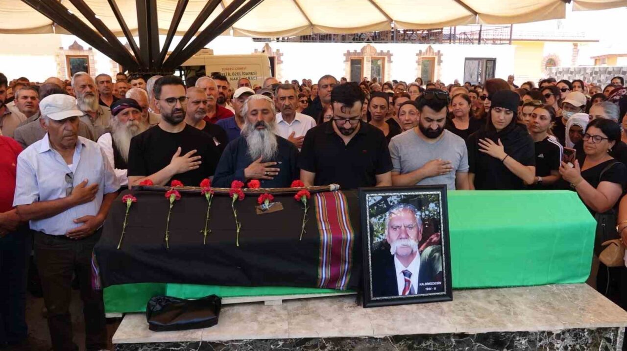 Tunceli'nin tanınmış simgelerinden Uzun Mehmet lakaplı Mehmet Yıldız (81), geçirdiği