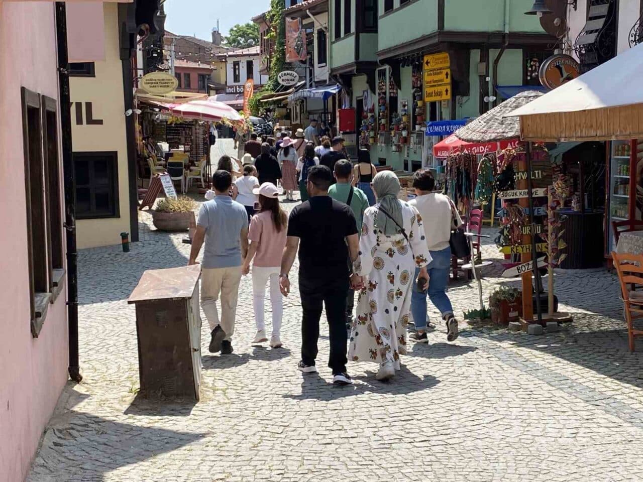 Kurban Bayramı tatilinde, turistler Eskişehir'in Tarihi Odunpazarı Evleri'ni ziyaret etti.
