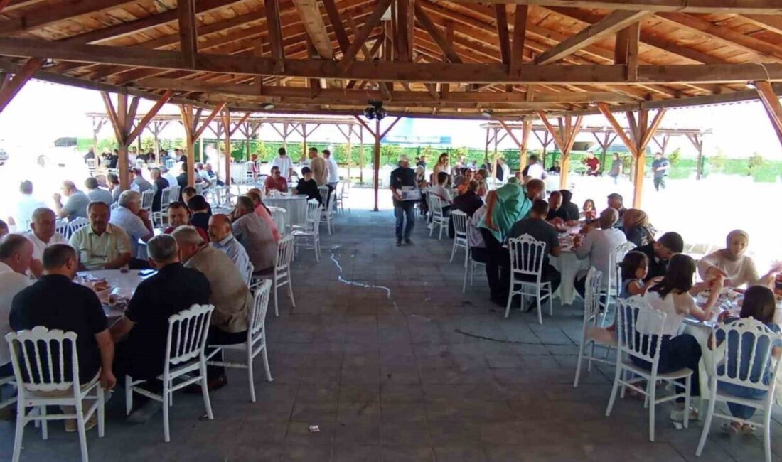 Türkeli Esnaf ve Sanatkarlar Odası, geleneksel Esnaf Kahvaltısı'nın üçüncüsünü düzenledi.