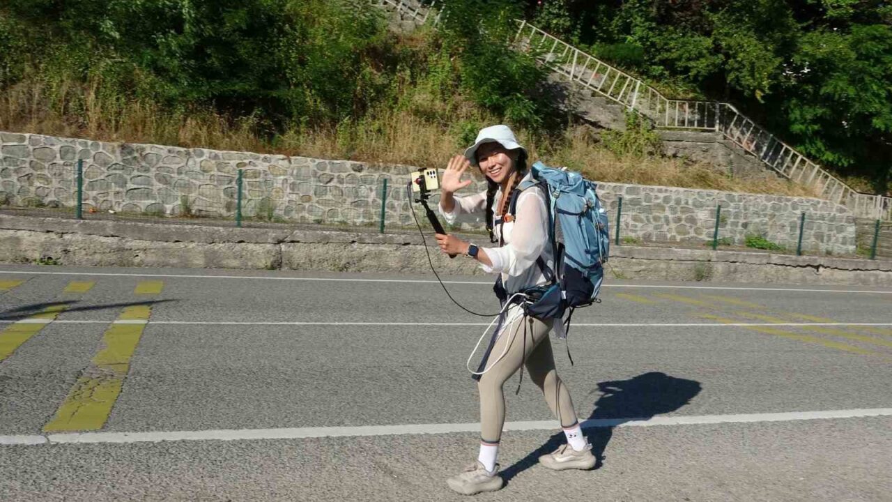 Sosyal medya fenomeni Hyojeong Park, "Mhyochi" takma adıyla Türkiye turuna
