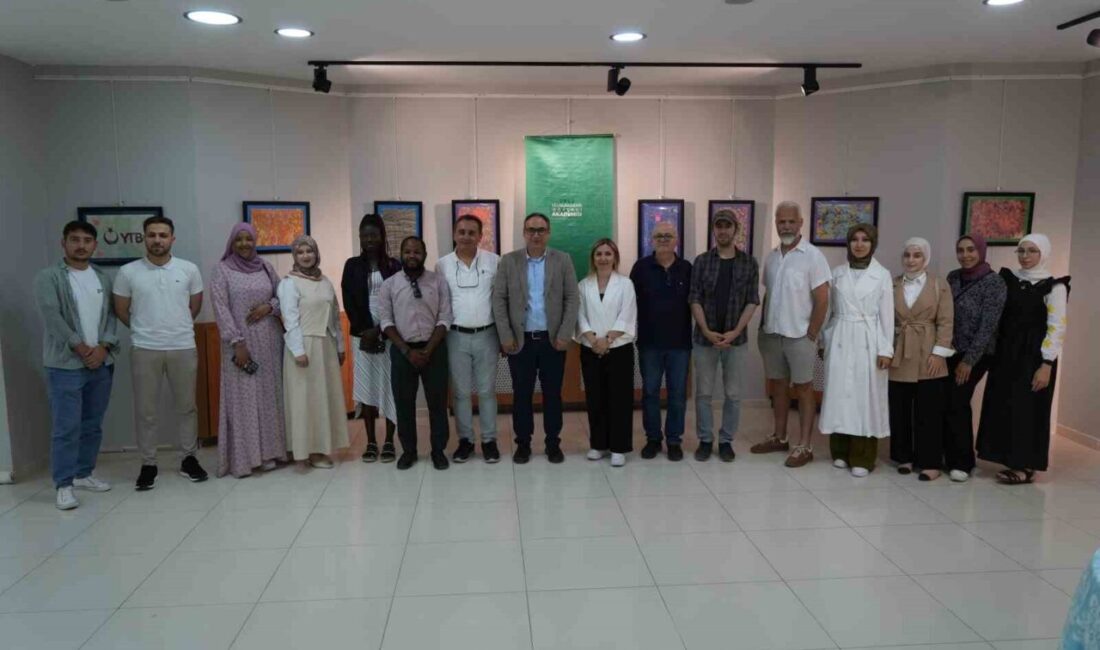 Ondokuz Mayıs Üniversitesi (OMÜ) Vakfı'nın düzenlediği ebru atölyesi sonrası 18
