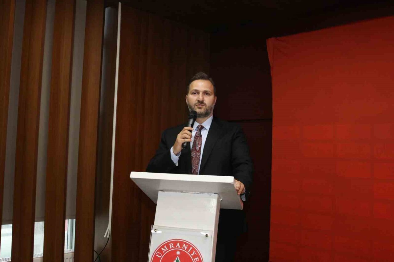 Ümraniyespor'da başkanlık seçimlerinde Ömür Aydın, yeniden başkanlığa seçildi. Seçim sonrası,