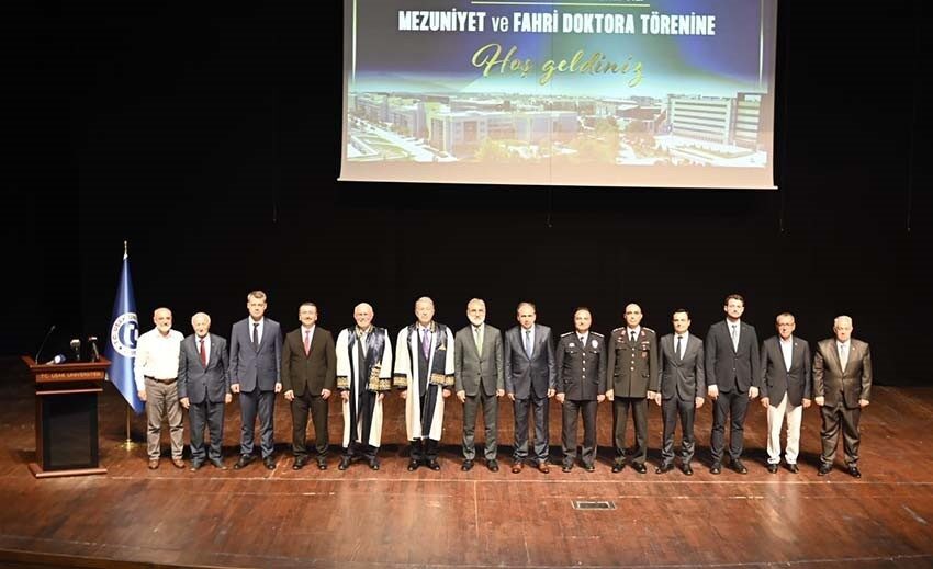 Uşak Üniversitesi, 2024-2025 Akademik Yılı Mezuniyet Töreni'ni Recap Tayyip Erdoğan