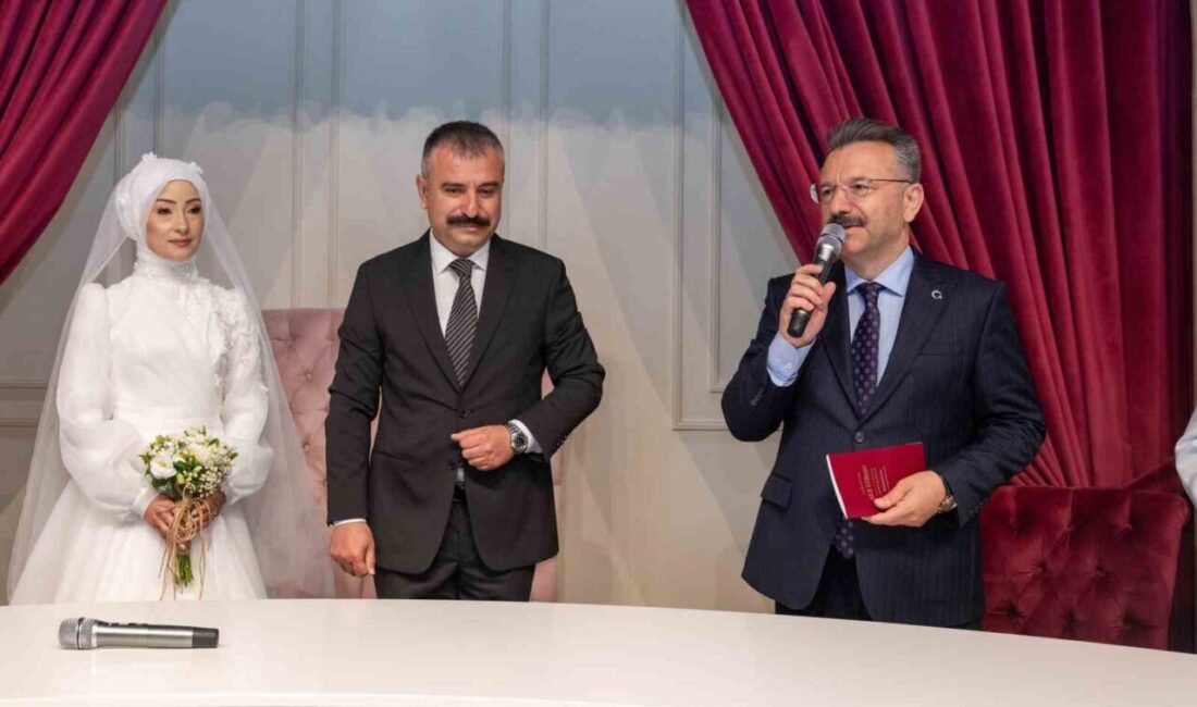 Eskişehir Valisi Hüseyin Aksoy, Aile ve Sosyal Hizmetler İl Müdürü