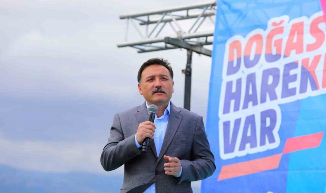 Kayseri Valisi Gökmen Çiçek, koruyucu ailelerin çocukların güvenle geleceğe bakmalarında