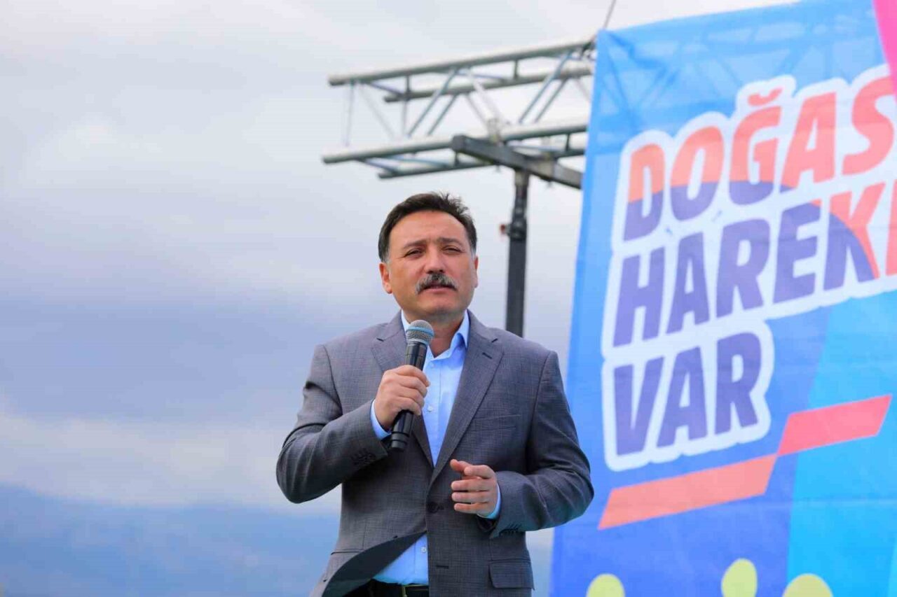 Kayseri Valisi Gökmen Çiçek, koruyucu ailelerin çocukların güvenle geleceğe bakmalarında