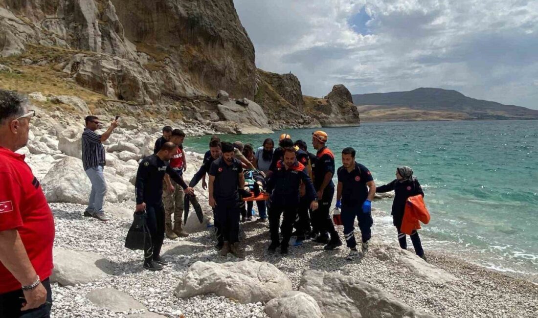 Van'ın Tuşba ilçesinde serinlemek amacıyla Van Gölü'ne giren 14 yaşındaki