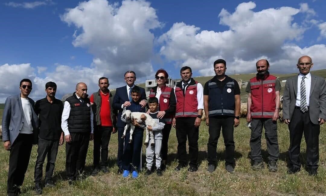 Van Valisi Ozan Balcı'nın öncülüğündeki "Köyümde Yaşamak İçin Bir ’Sürü’