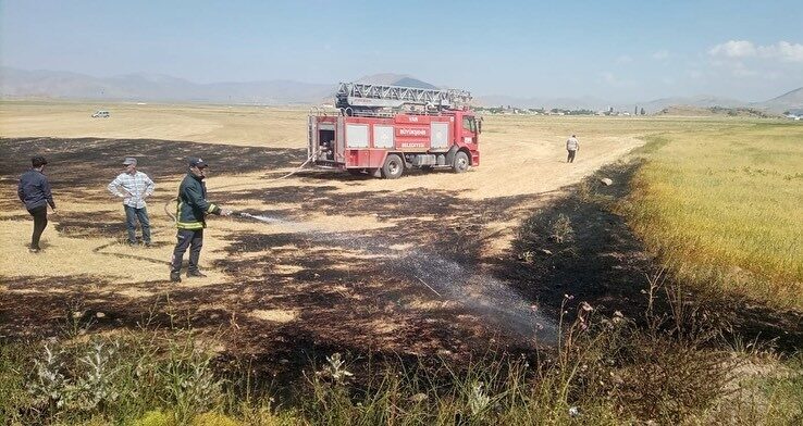 Van'da itfaiye ekipleri, hafta sonu 18 farklı bölgede çıkan yangınlara