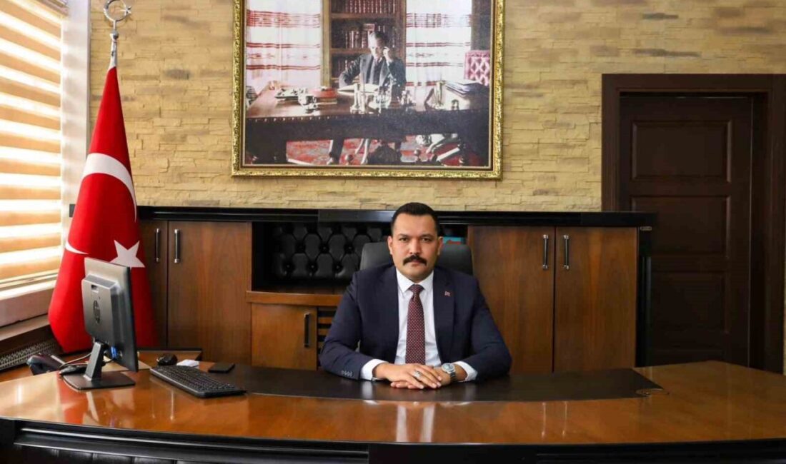 Furkan Taha Türkmenoğlu, 30 Haziran 2025'te Muradiye Kaymakamlığı görevine başladı.