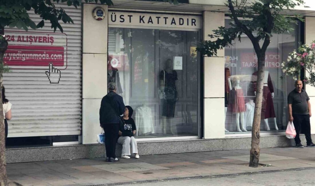 Eskişehir'de sabah saatlerinde aniden başlayan yağmur, vatandaşları hazırlıksız yakaladı. Birçok