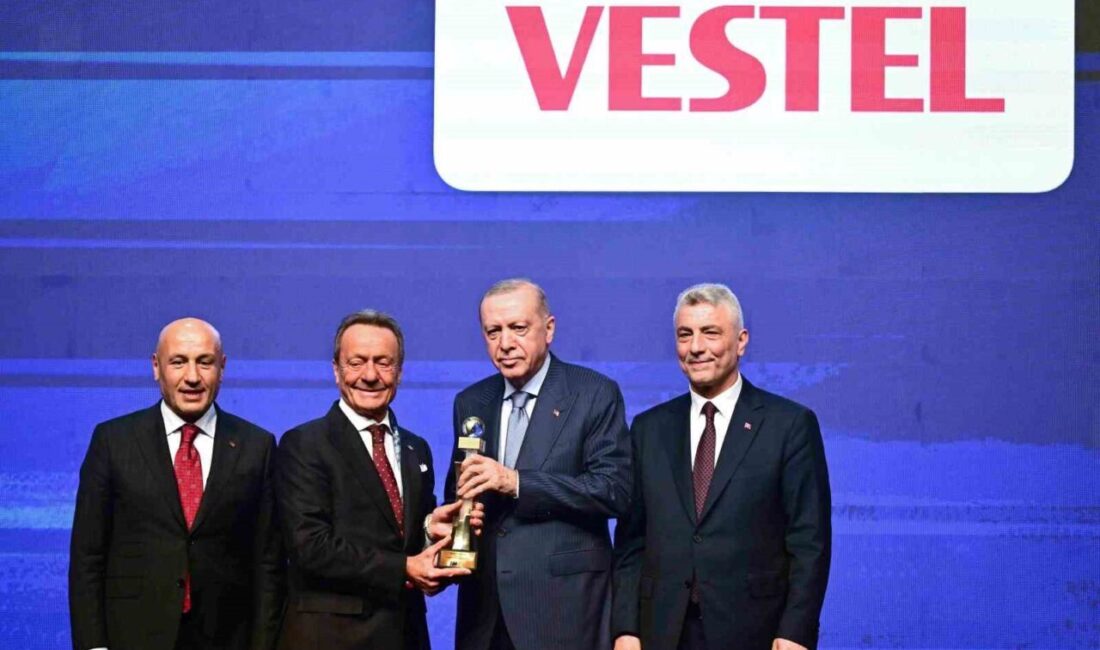 Vestel, 2024 TİM İhracat Şampiyonları Ödül Töreni'nde elektrik-elektronik sektöründeki 27