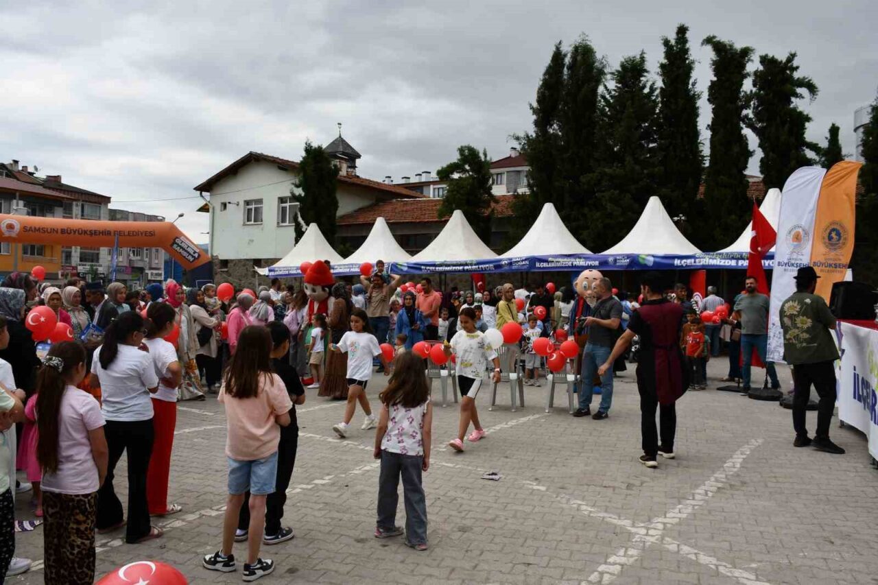 Samsun Büyükşehir Belediyesi, "Büyükşehir’in Işığı İlçelerimizde Parlıyor" etkinliği kapsamında Vezirköprü’de