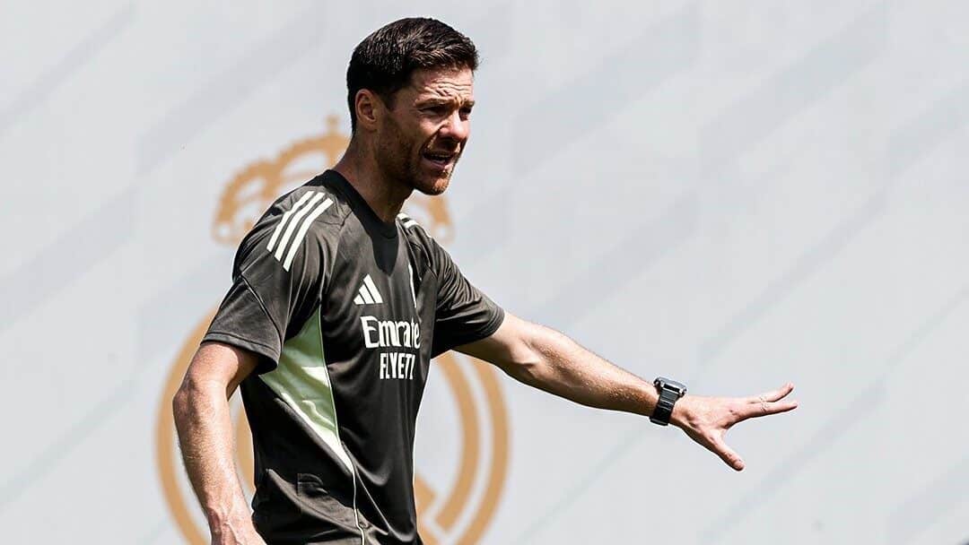 Real Madrid'in yeni teknik direktörü Xabi Alonso, ilk antrenmanına çıkarak